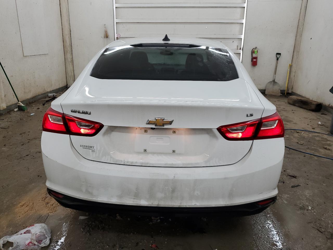 2016 Chevrolet Malibu - Image 6