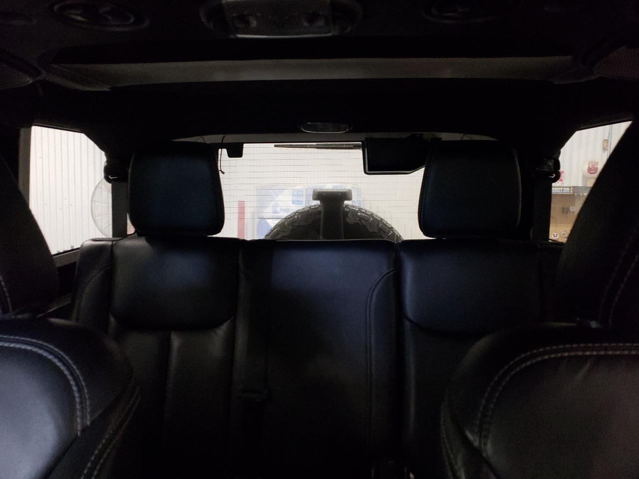 2017 Jeep Wrangler - Image 10