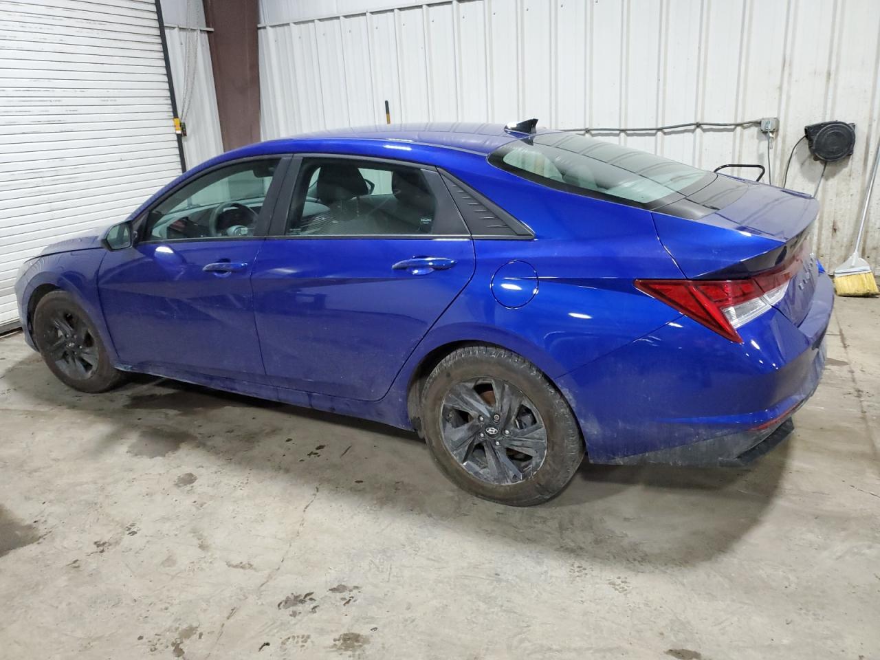 2023 Hyundai Elantra - Image 2