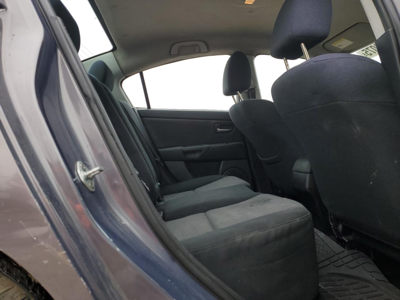 2009 Mazda 3 - Image 10