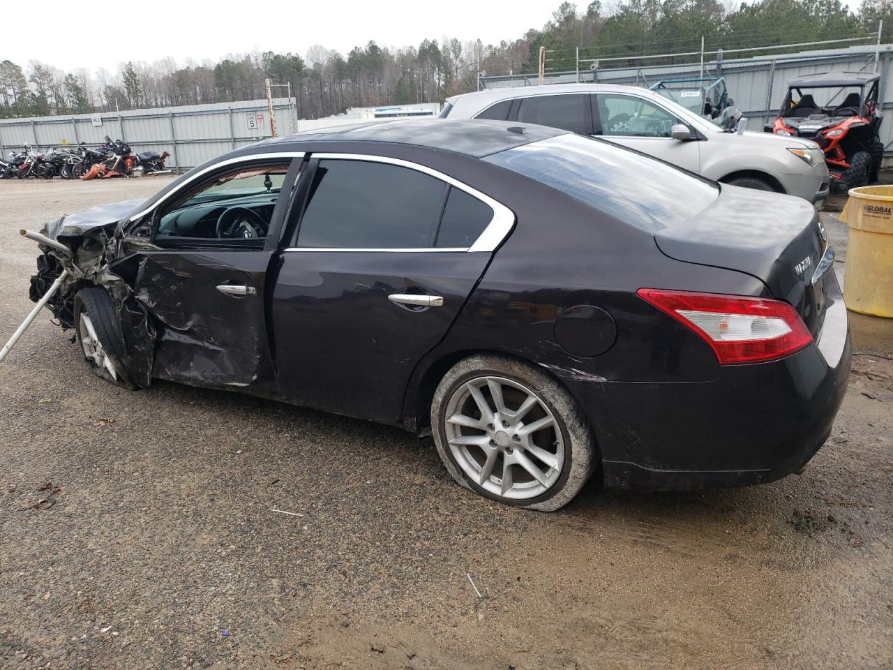 2010 Nissan Maxima - Image 2