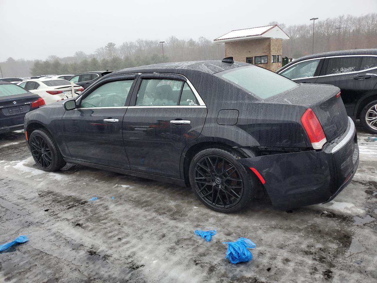 2018 Chrysler 300 - Image 2