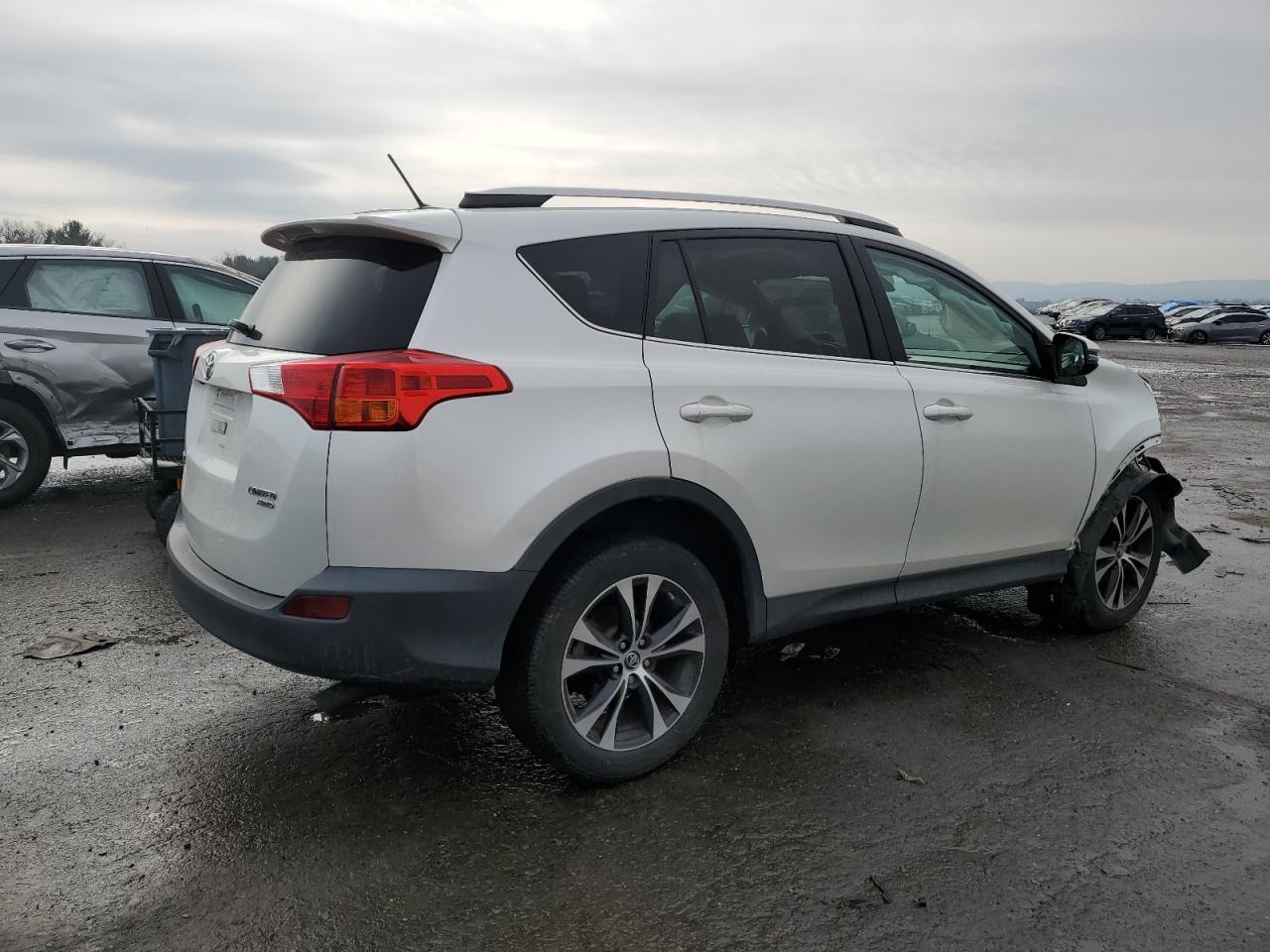 2015 Toyota RAV 4 - Image 3