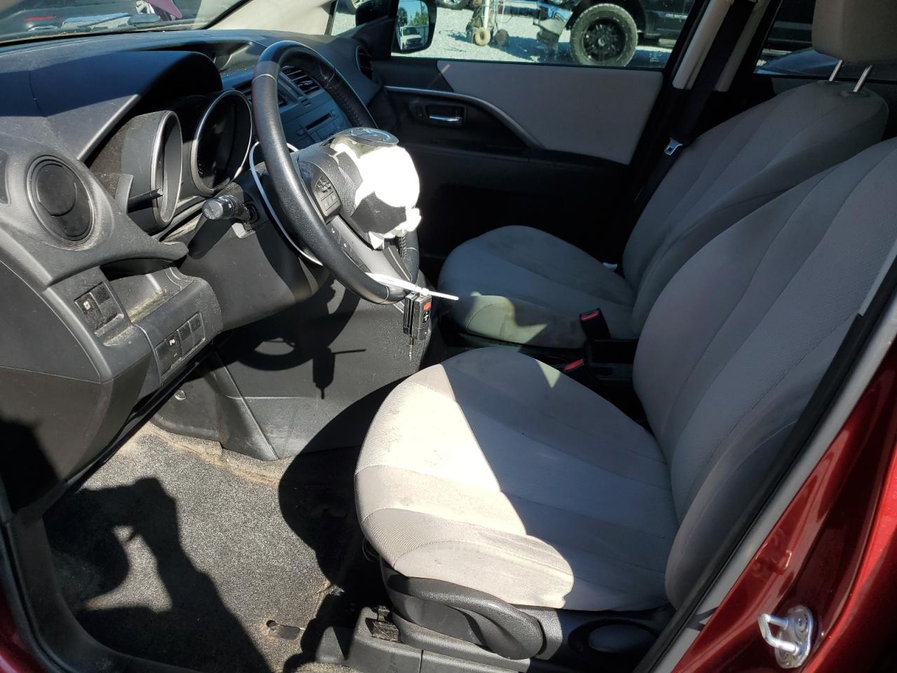 2014 Mazda 5 - Image 7