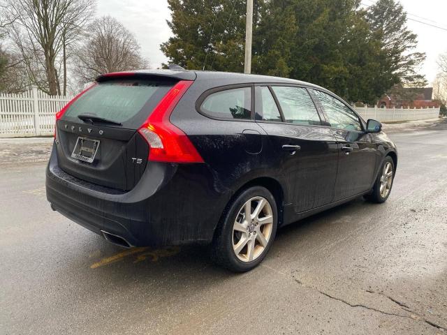 2015 VOLVO V60 