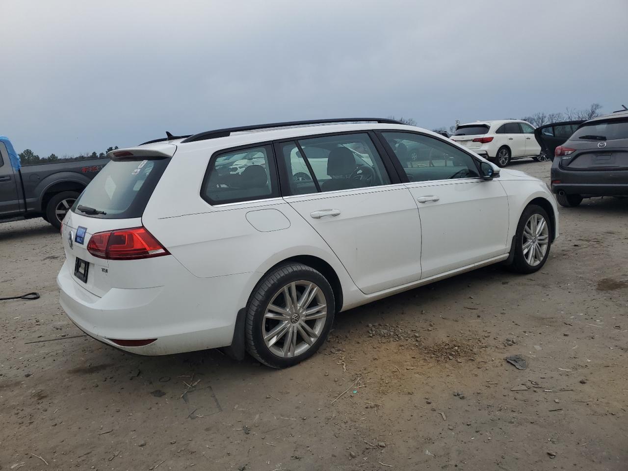2015 Volkswagen Golf - Image 3