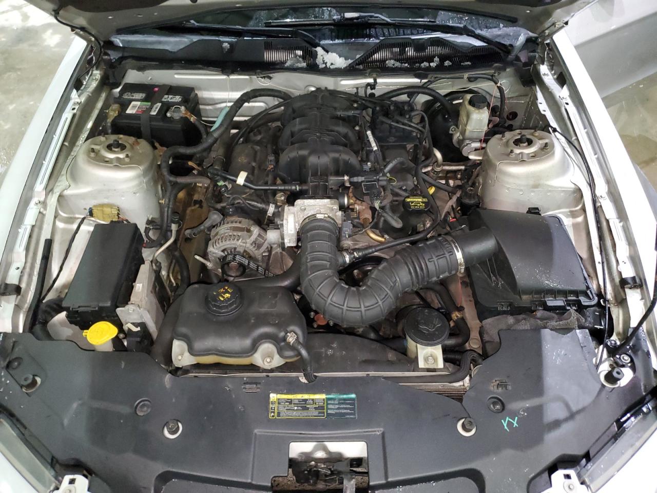 2010 Ford Mustang - Image 11