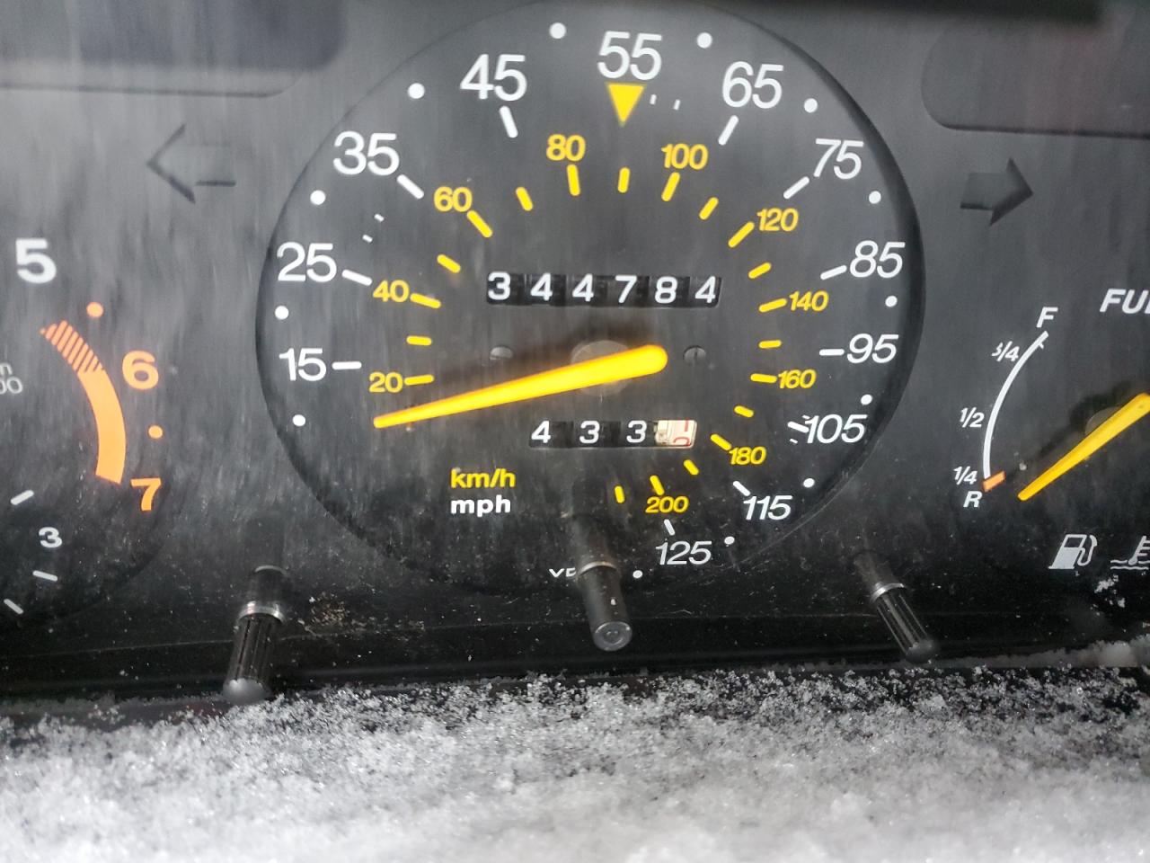1991 Saab 900 - Image 9