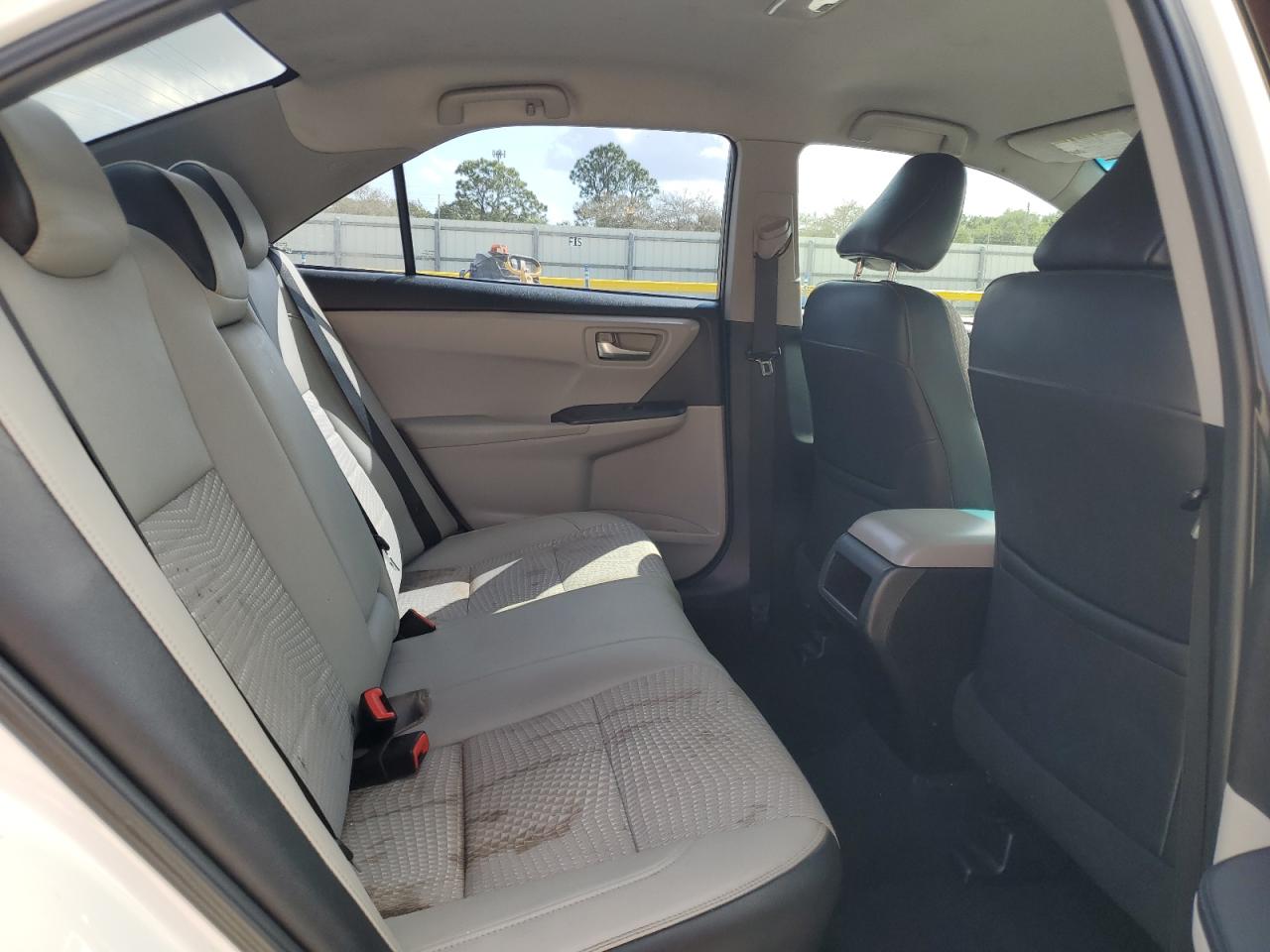 2015 Toyota Camry - Image 10