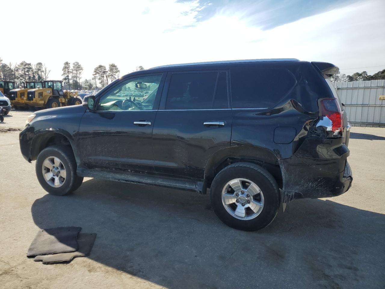 2011 Lexus GX - Image 2