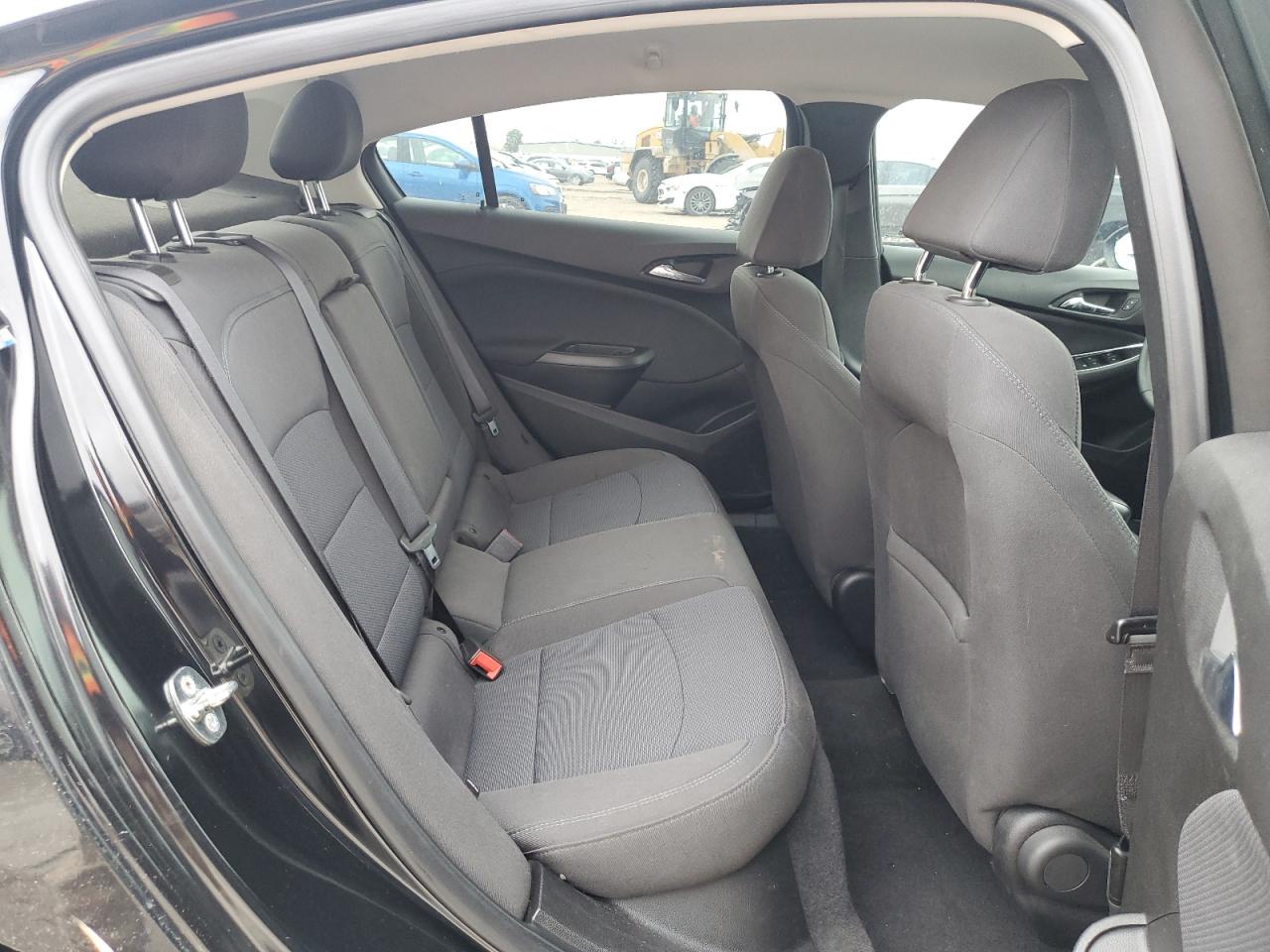 2018 Chevrolet Cruze - Image 10