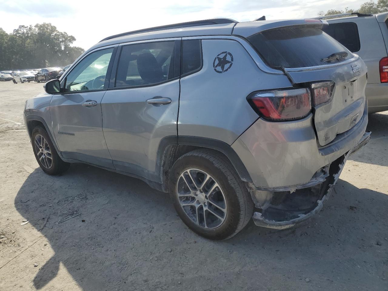 2018 Jeep Compass - Image 2