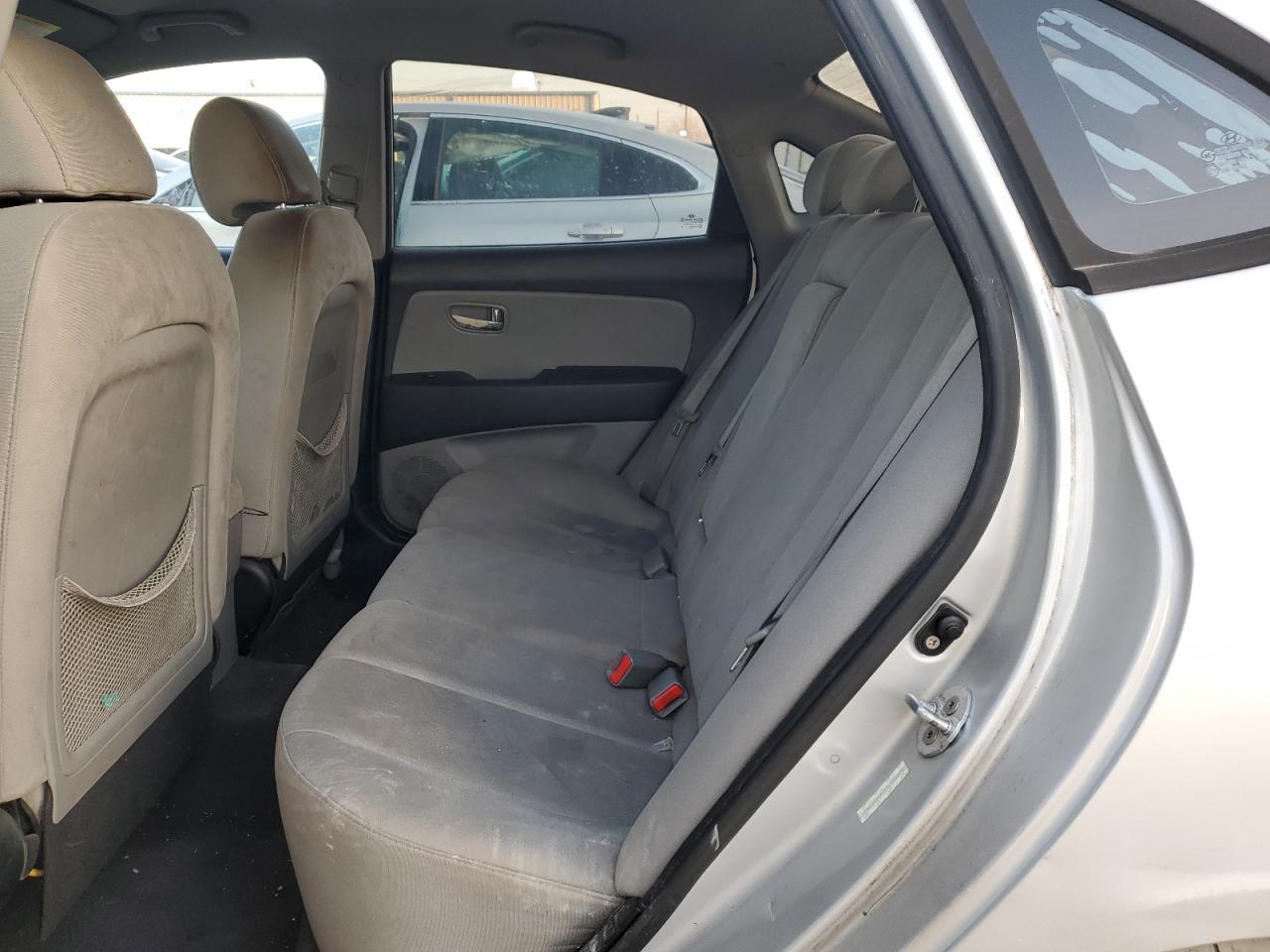 2010 Hyundai Elantra - Image 10