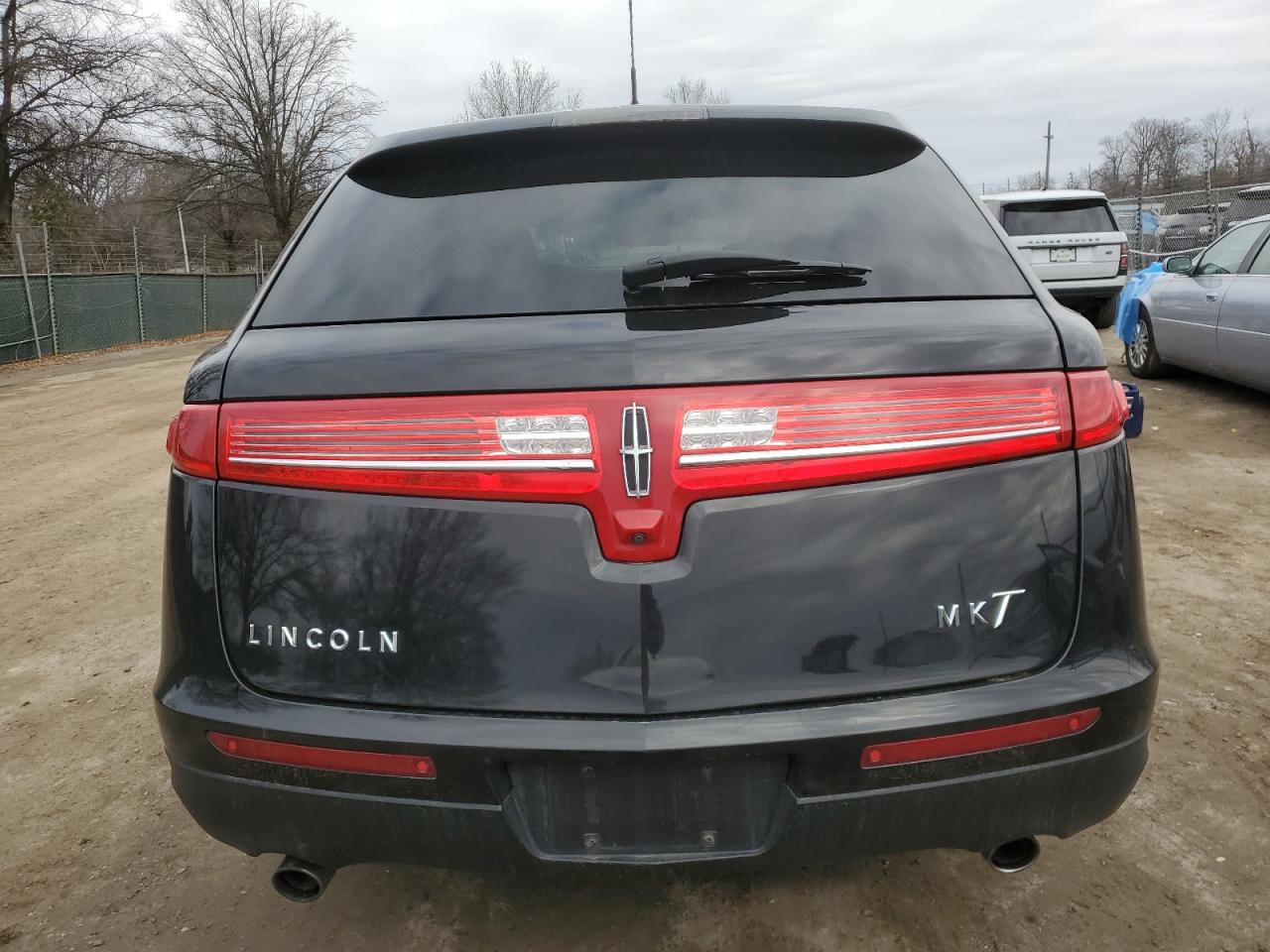 2019 Lincoln MKT - Image 6