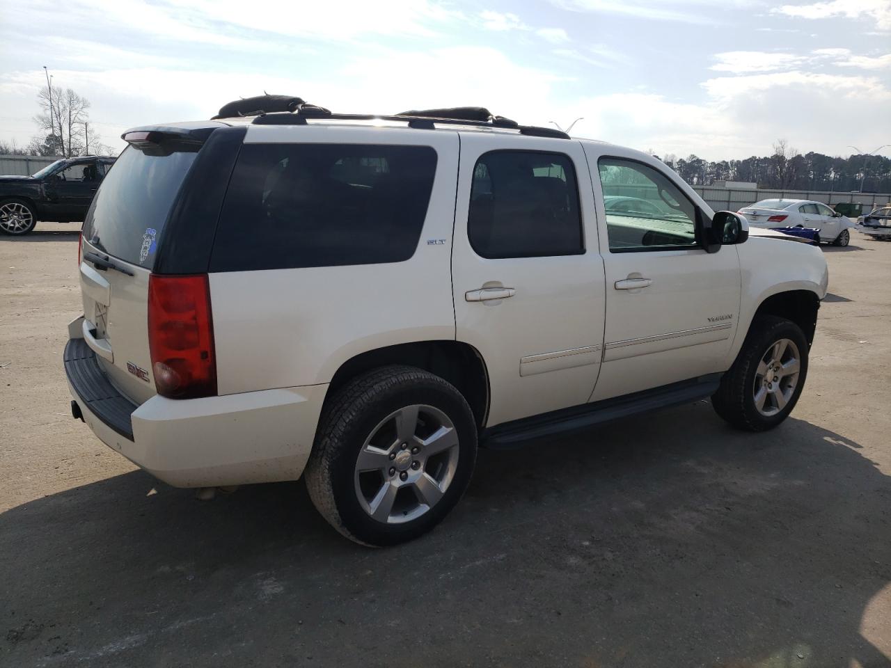2011 GMC Yukon - Image 3