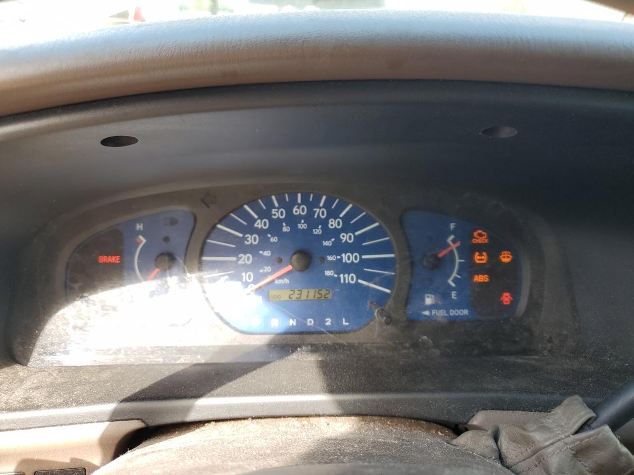 2002 Toyota Sienna - Image 9