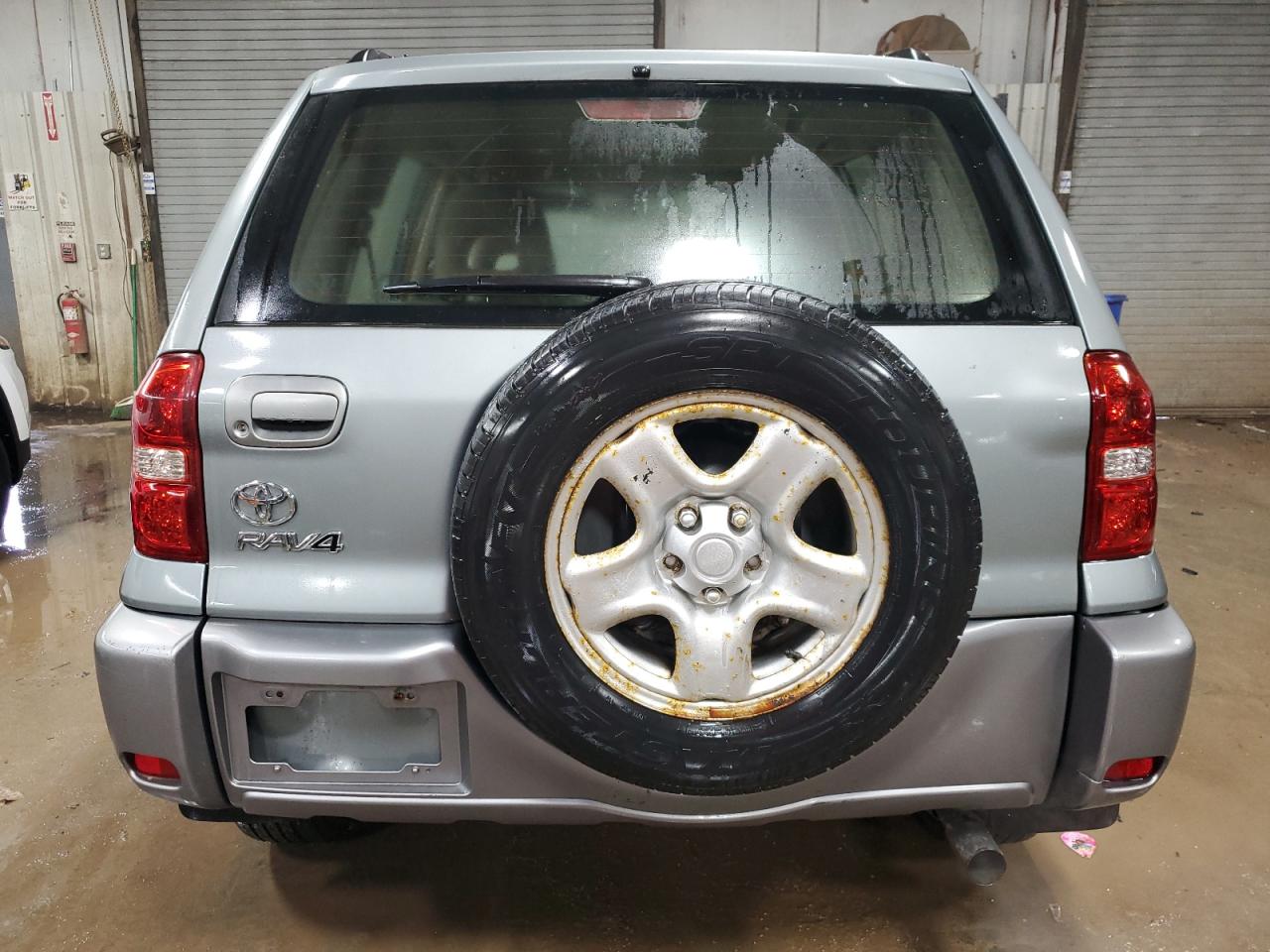 2004 Toyota RAV 4 - Image 6