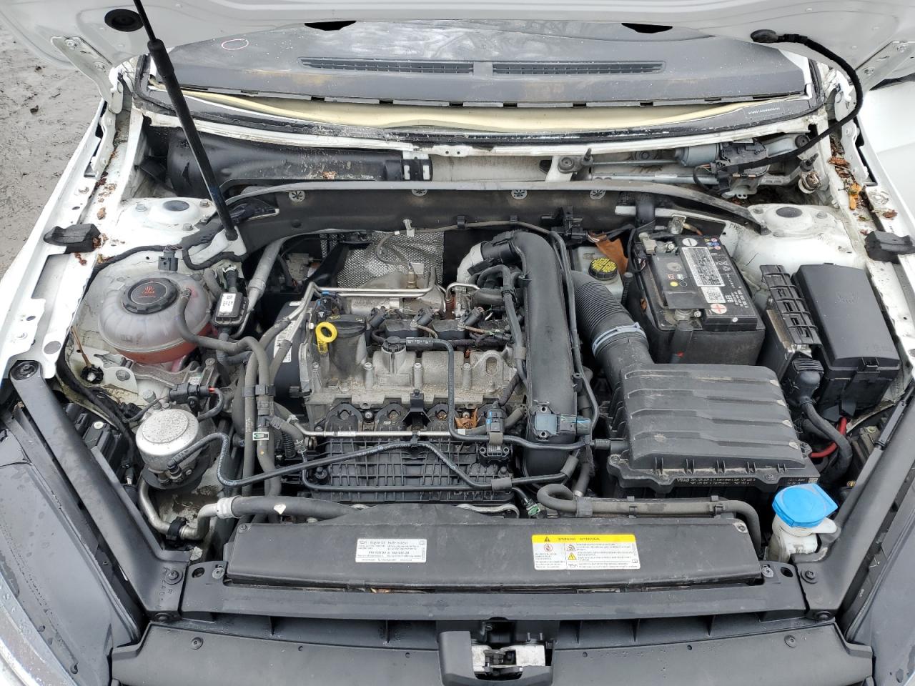 2021 Volkswagen Golf - Image 11