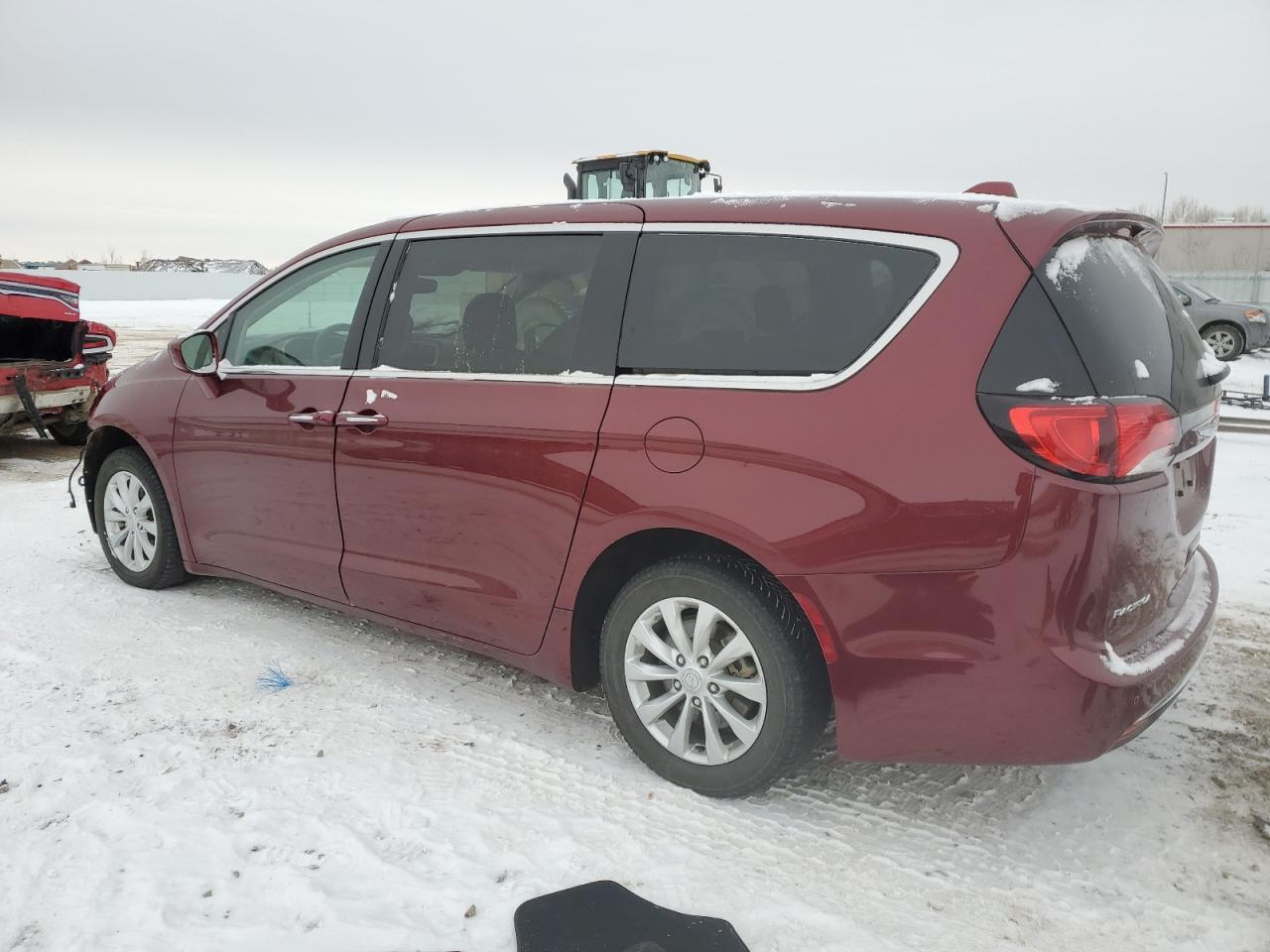 2018 Chrysler Pacifica - Image 2