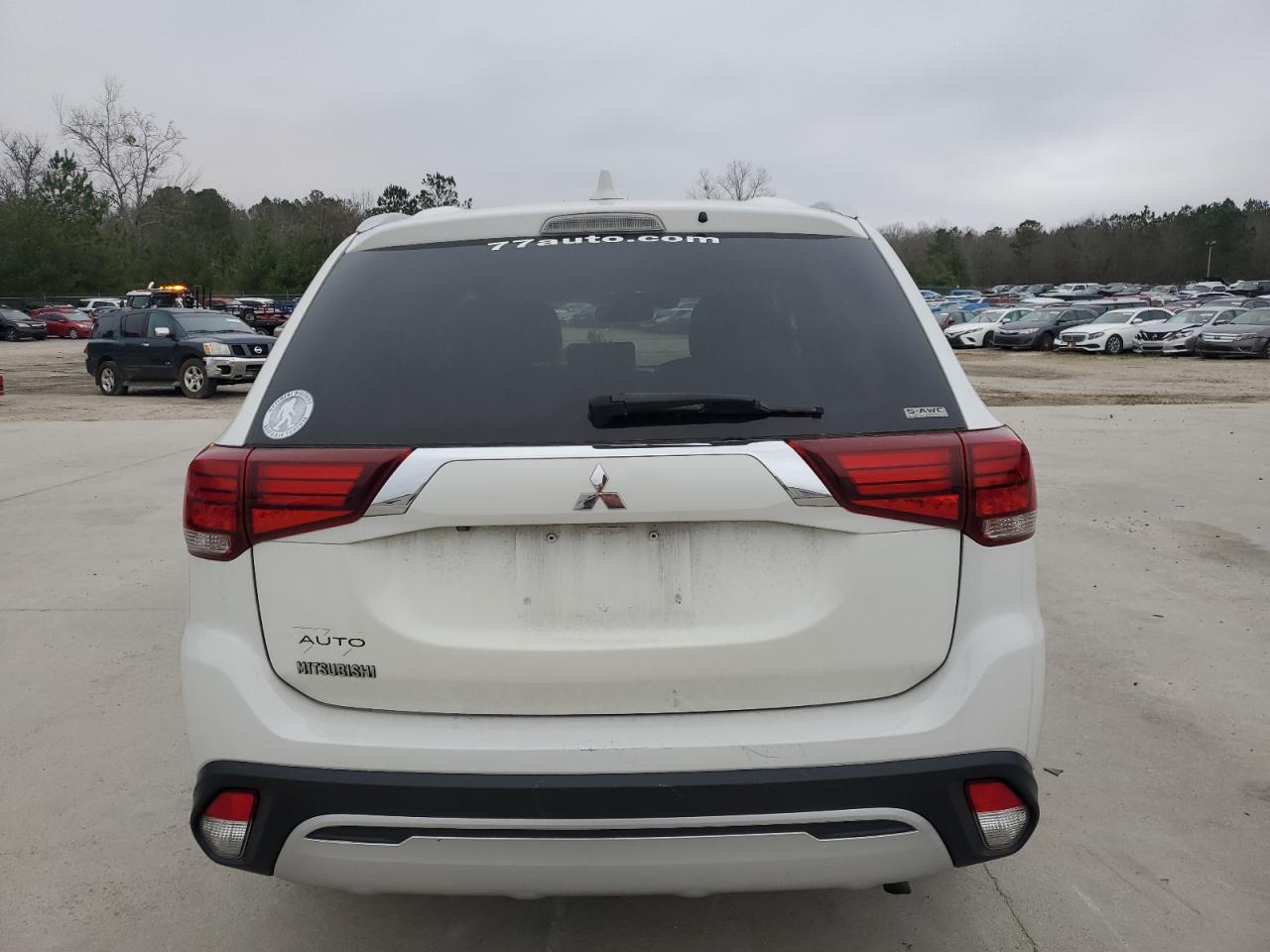 2020 Mitsubishi Outlander - Image 6