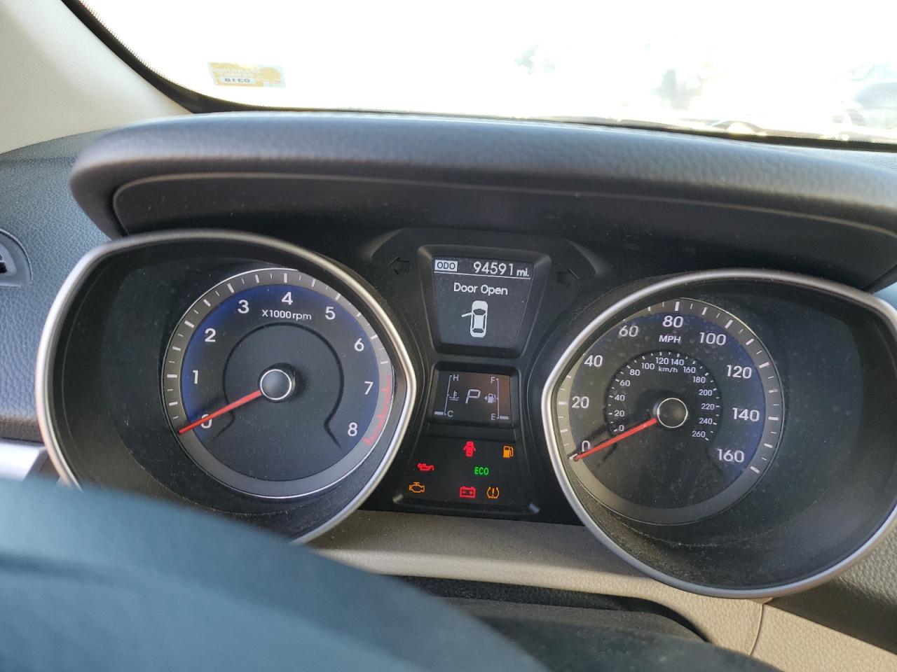 2015 Hyundai Elantra - Image 9