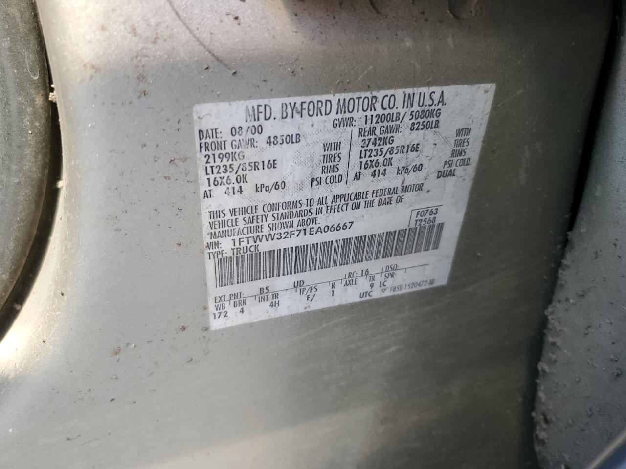2001 Ford F350 - Image 15