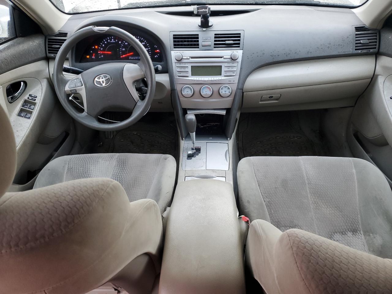 2011 Toyota Camry - Image 8