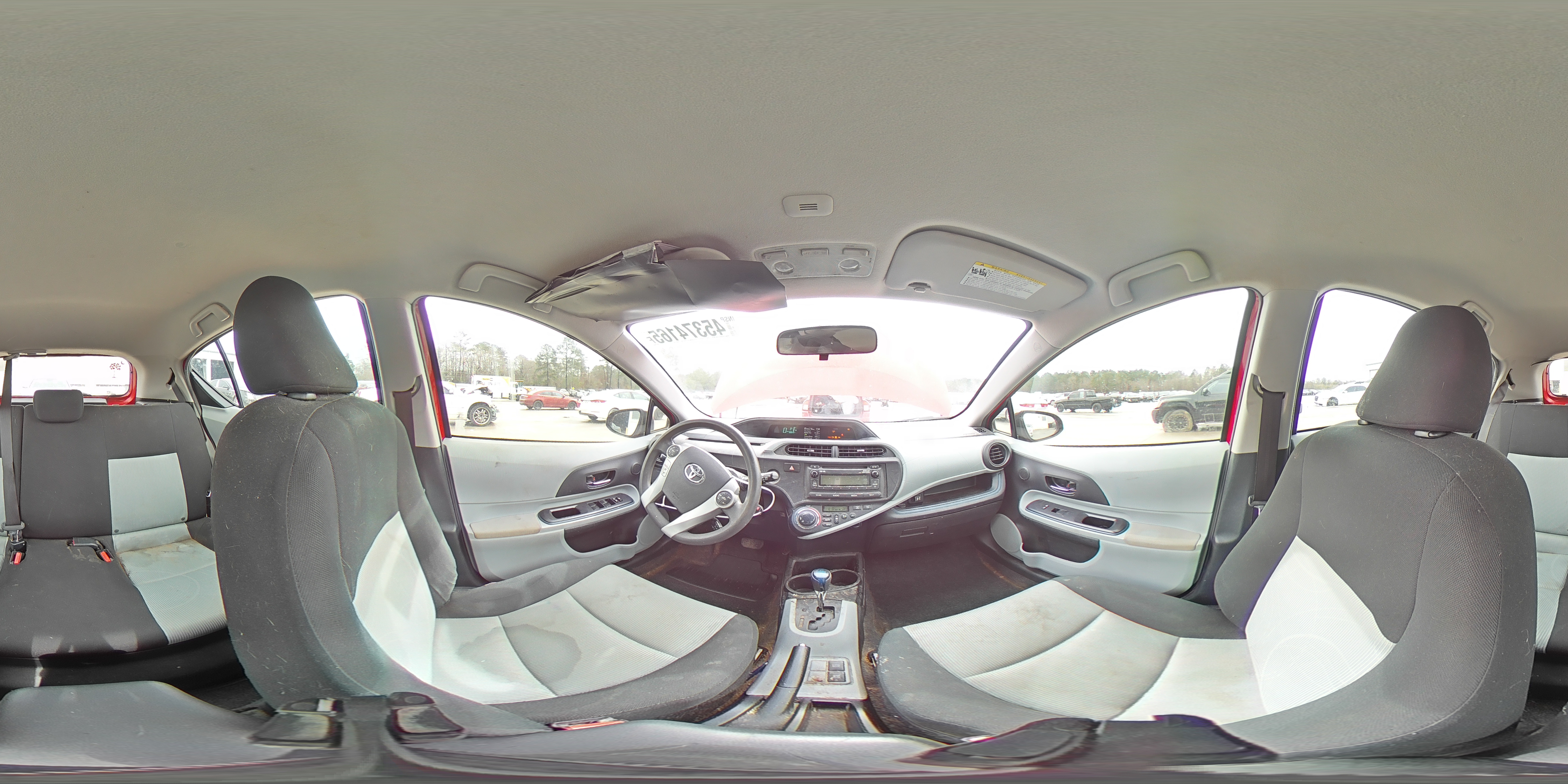 2012 Toyota Prius - Image 14