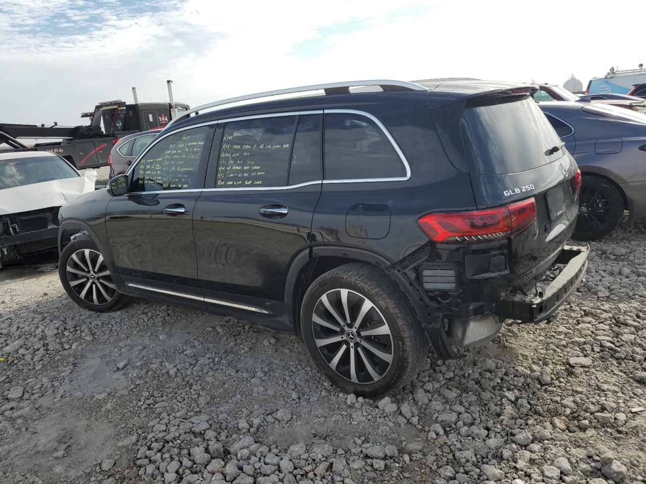 2023 Mercedes-Benz GLB - Image 2