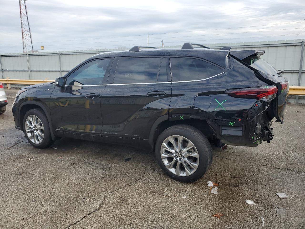 2024 Toyota Highlander - Image 2