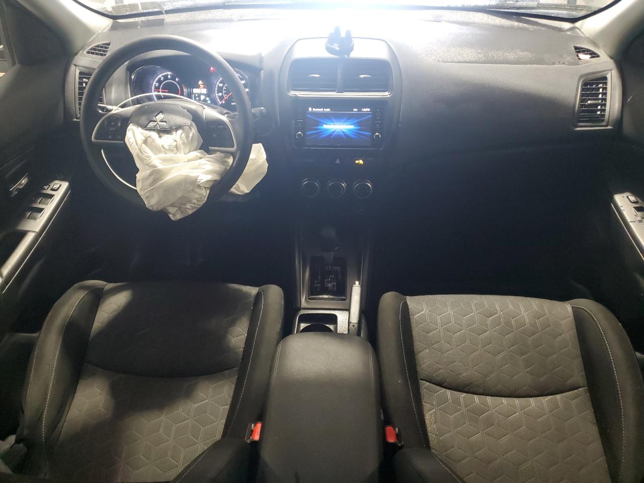 2020 Mitsubishi Outlander - Image 8