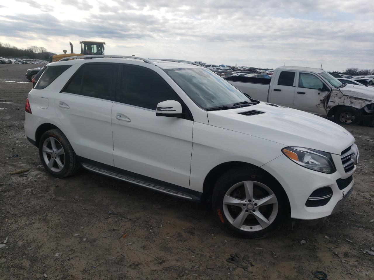 2016 Mercedes-Benz GLE - Image 4
