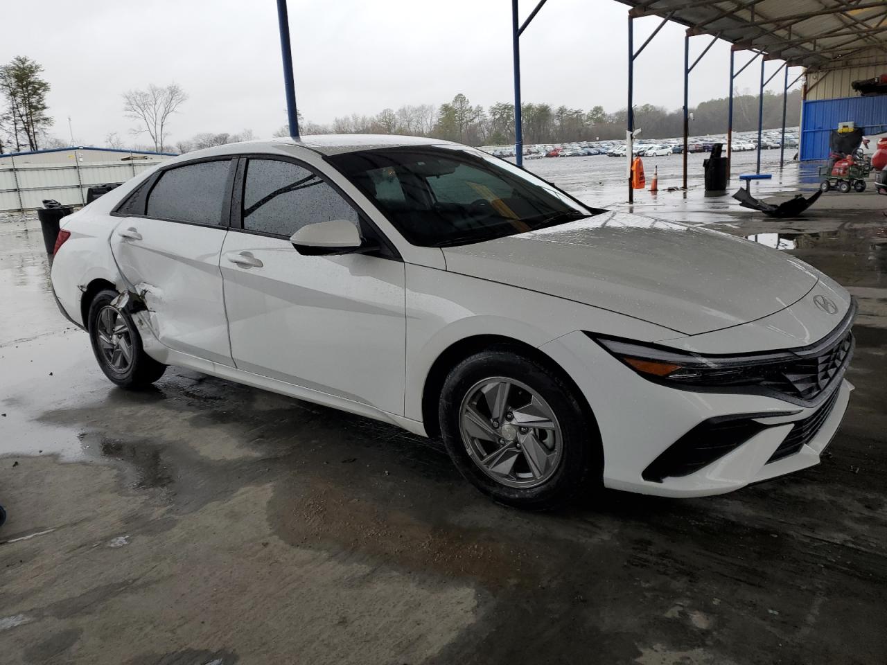 2024 Hyundai Elantra - Image 4