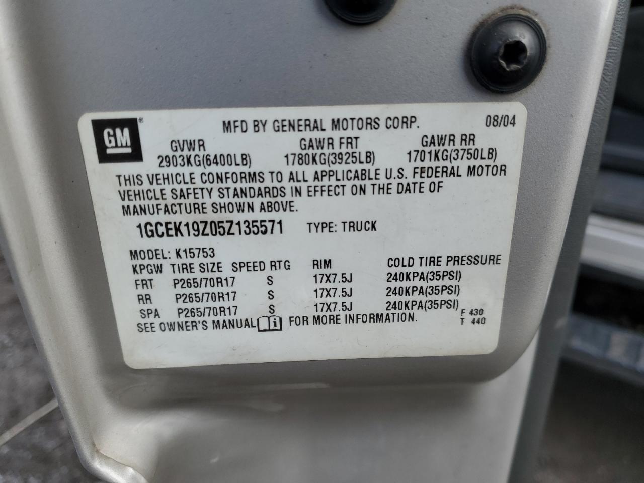 2005 Chevrolet Silverado - Image 12