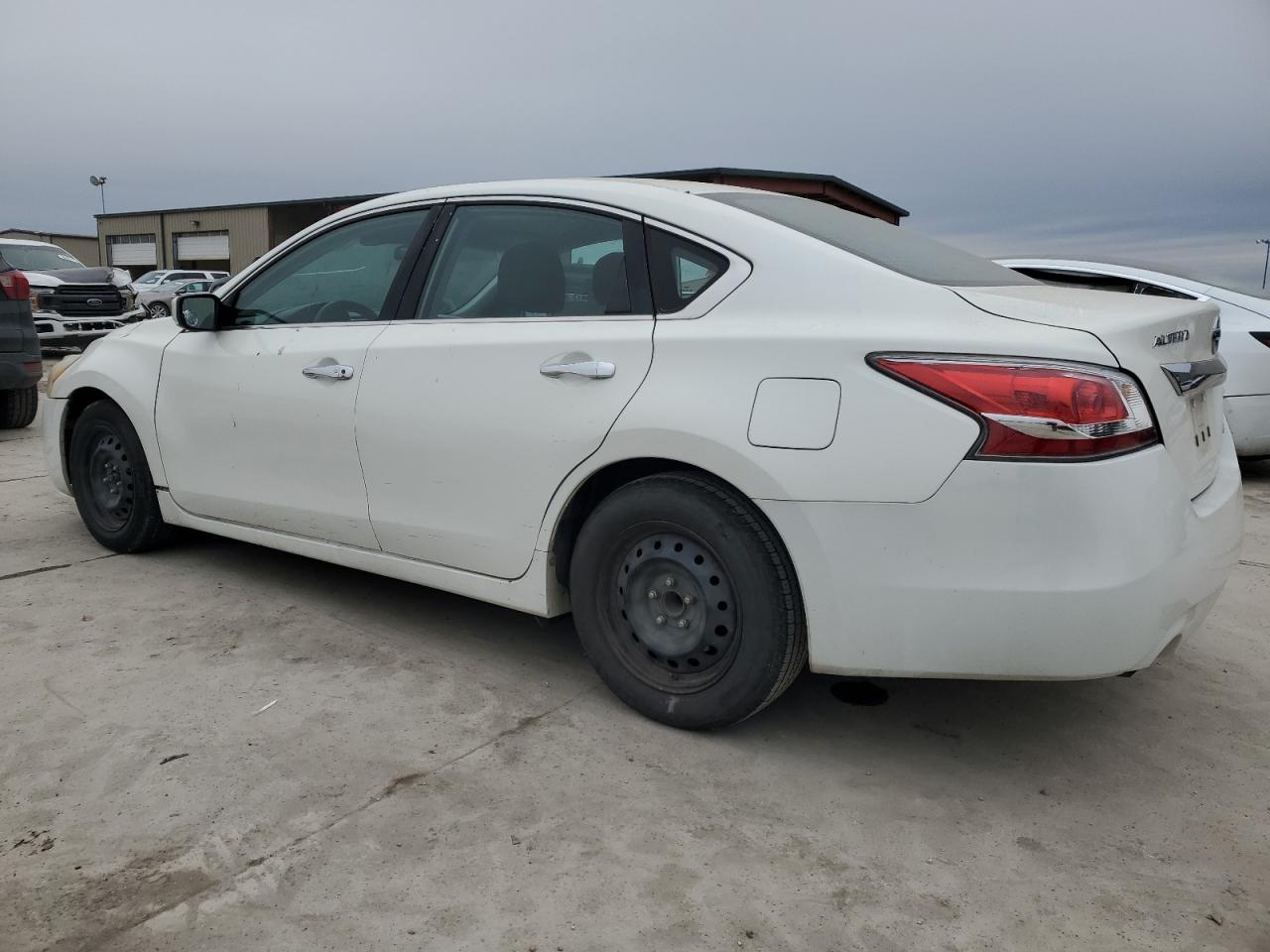 2014 Nissan Altima - Image 2