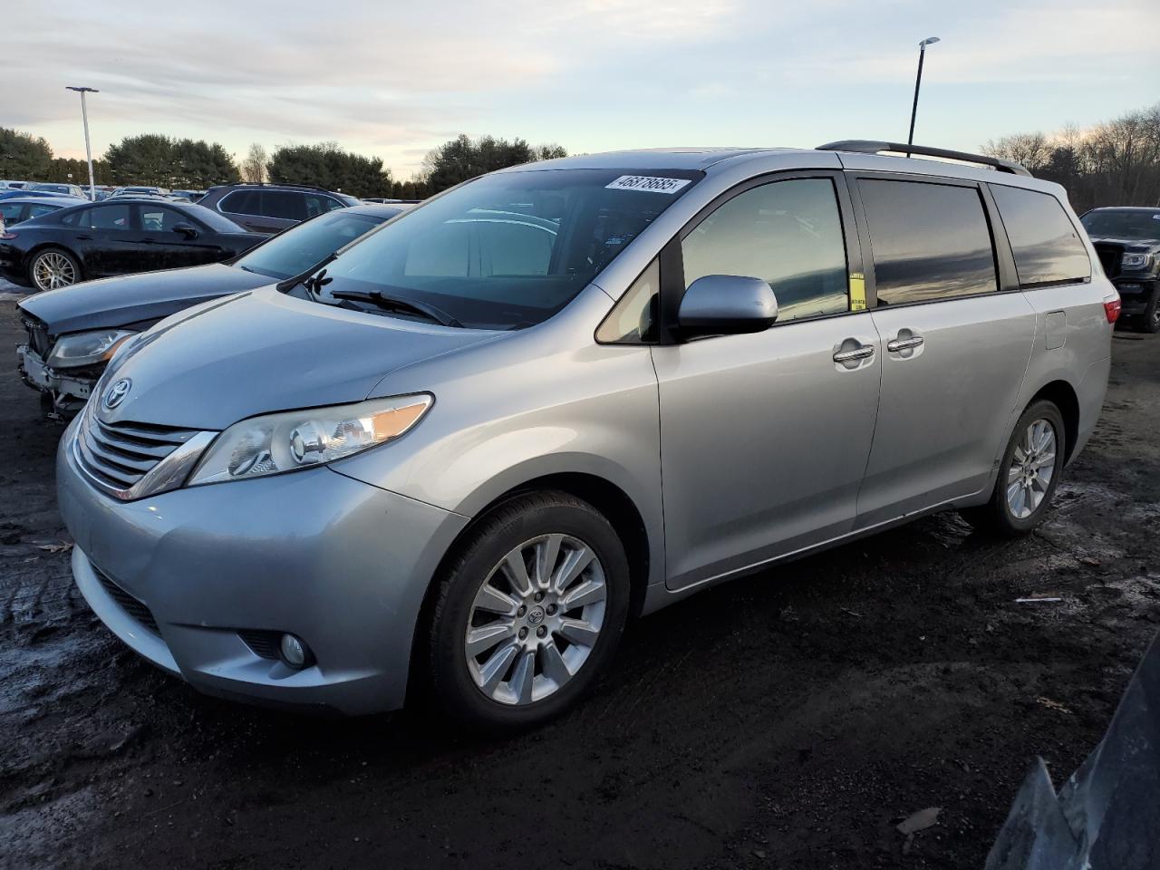 2015 Toyota Sienna - Image 1