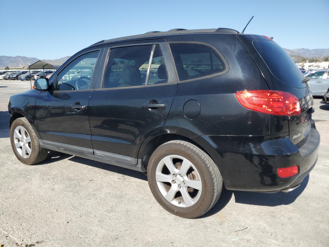 2009 Hyundai Santa Fe - Image 2