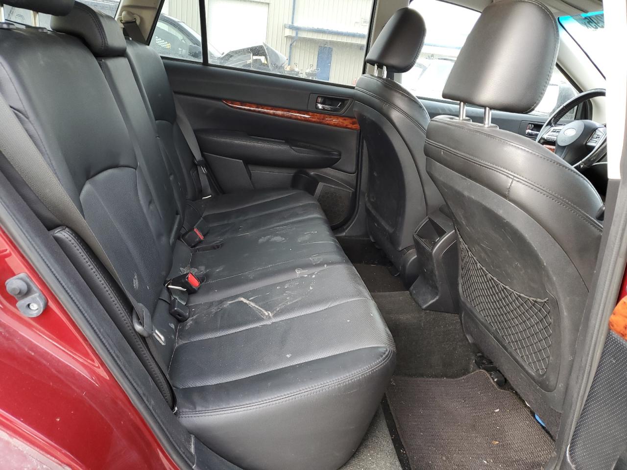 2012 Subaru Outback - Image 11
