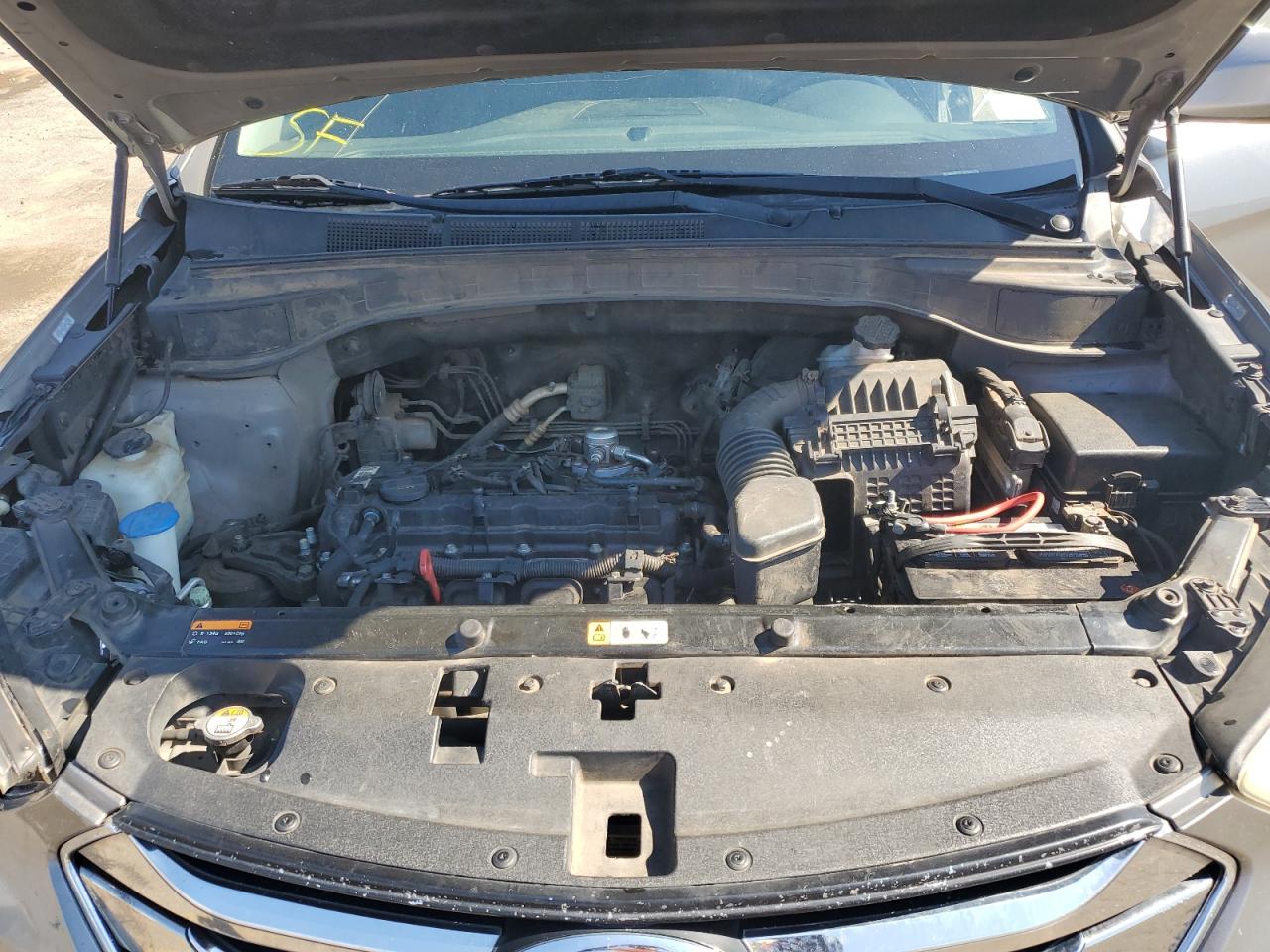 2013 Hyundai Santa Fe - Image 12