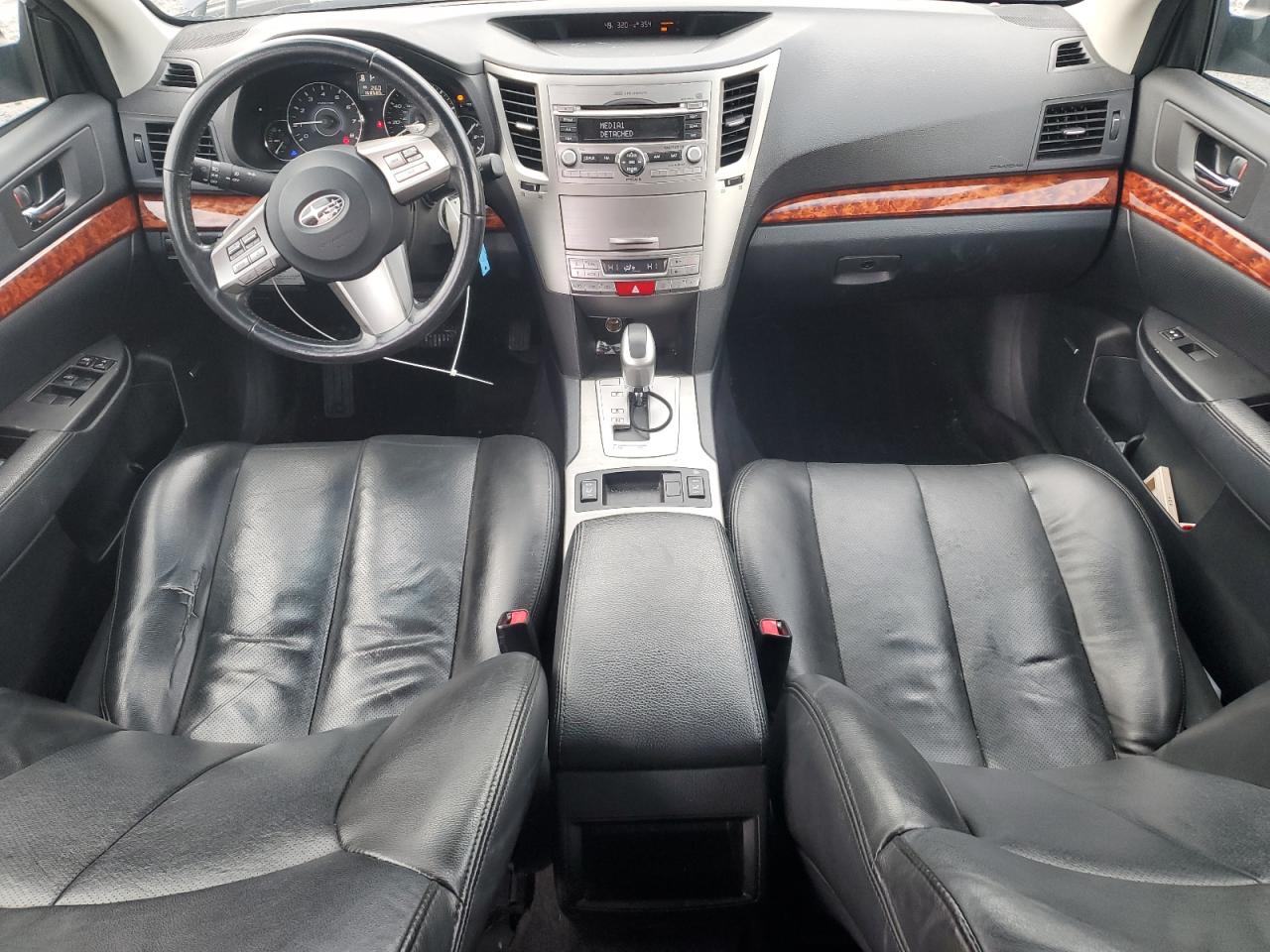 2010 Subaru Outback - Image 8