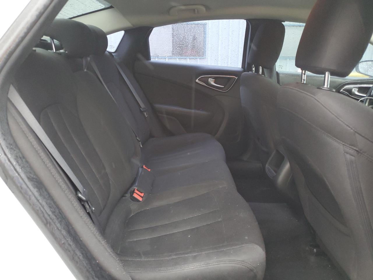 2015 Chrysler 200 - Image 11