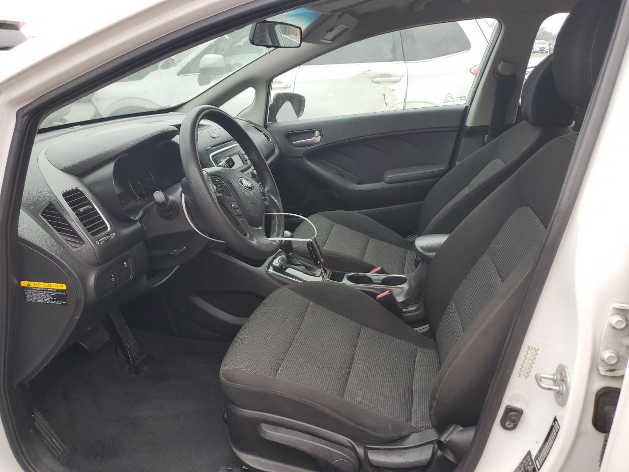 2017 Kia Forte - Image 7