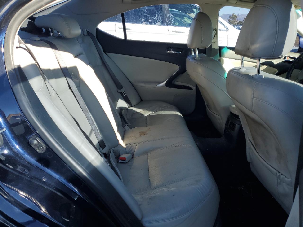 2008 Lexus IS - Image 10