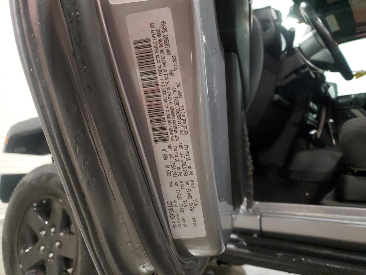 2016 Jeep Wrangler - Image 12