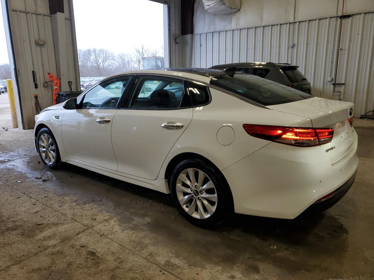 2017 Kia Optima - Image 2