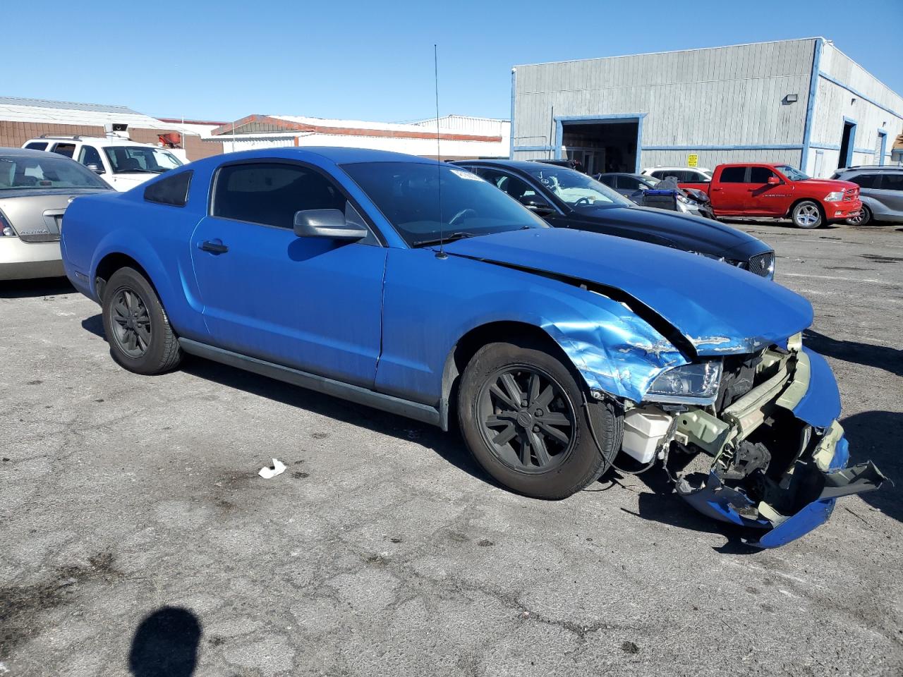 2005 Ford Mustang - Image 4