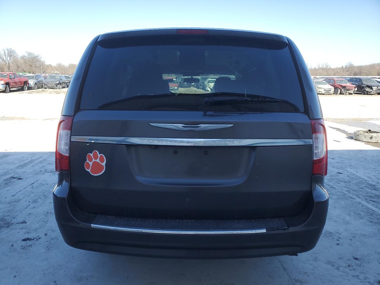 2015 Chrysler Town & Country - Image 6