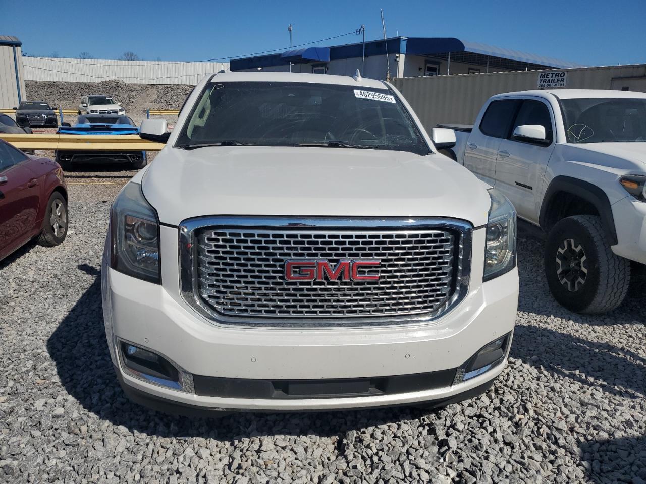 2016 GMC Yukon - Image 5