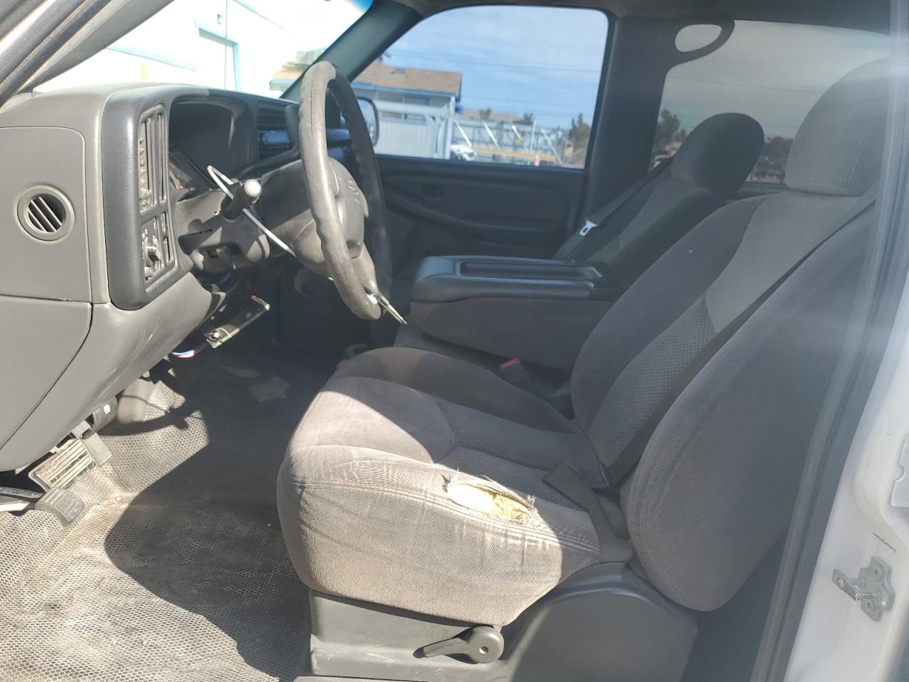 2007 Chevrolet Silverado - Image 7