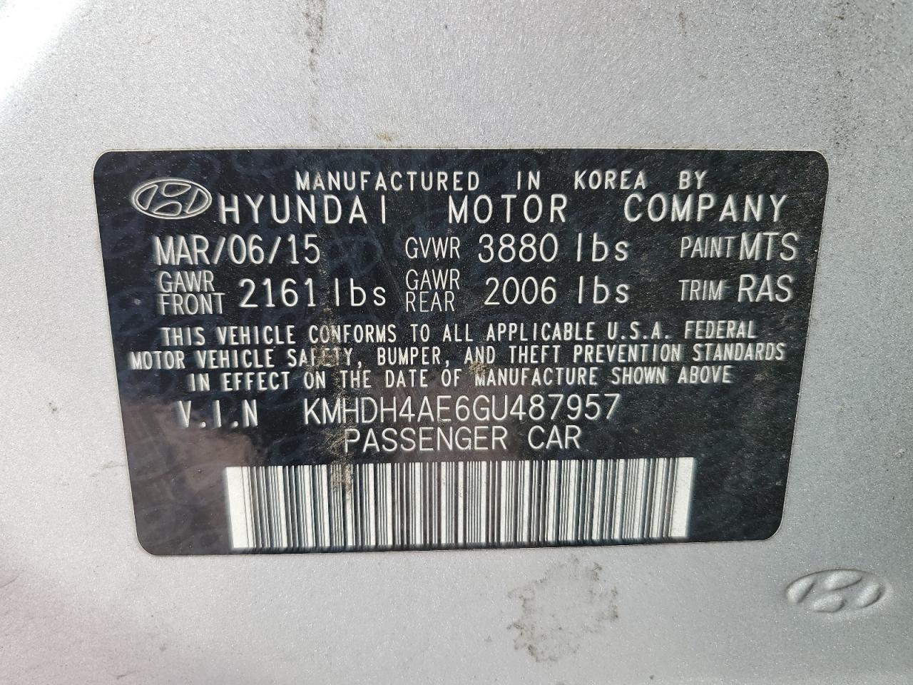 2016 Hyundai Elantra - Image 12